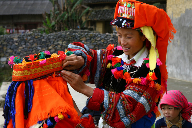 vietnamese traditional costumes of ethnic minorities, Local tour in Vietnam