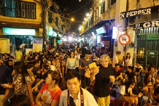 hanoi night market