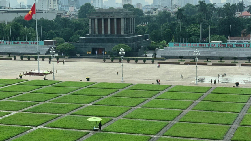 Ho Chi Minh Mausoleum - Hanoi