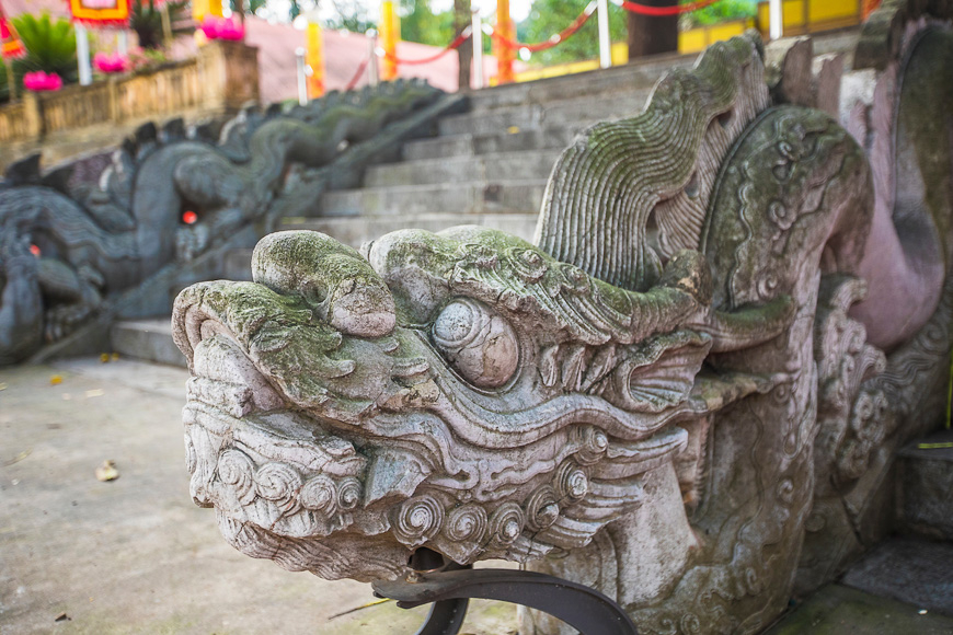 Stone Dragons Kinh Thien Palace