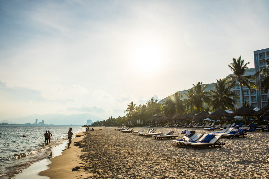 6z3a0294_resize_0 nha trang beach