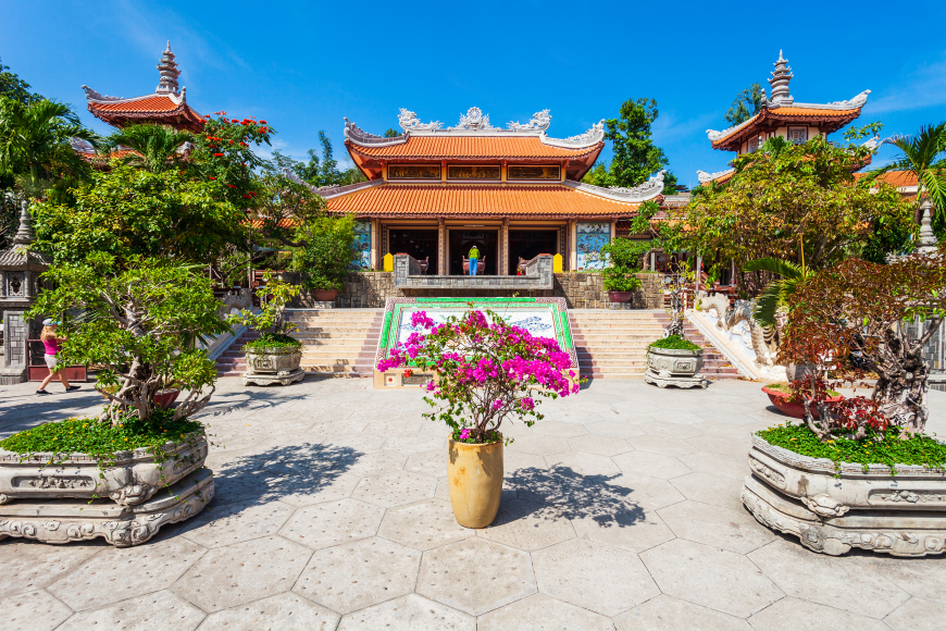 The Long Sơn Pagoda